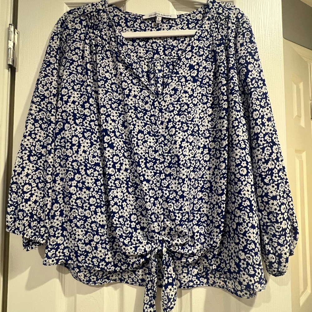 Collective Concepts Navy and White Floral Blouse